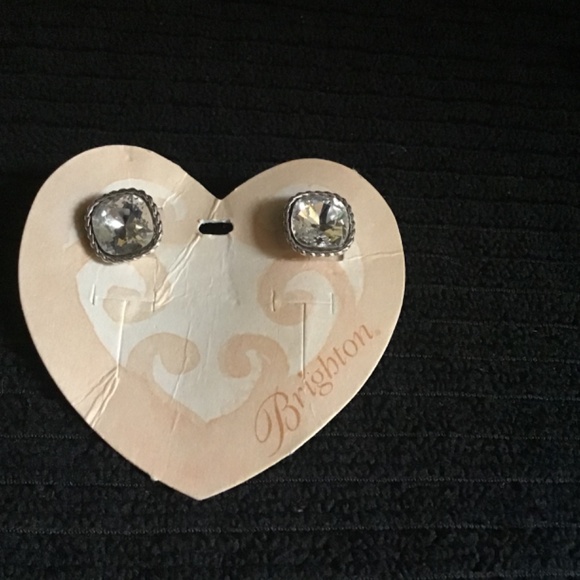 New Brighton stud earrings with clear crystal center - Picture 3 of 4